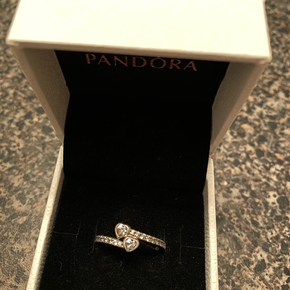Pandora Two Sparkling hearts ring 🤍